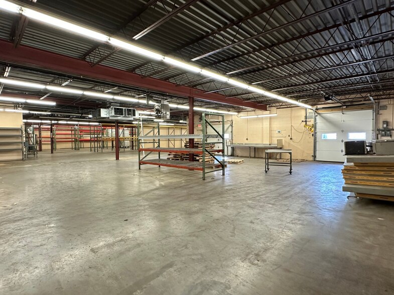 More Photos Of 1206 E Crosstown Pky, Kalamazoo Manufacturing For Lease
