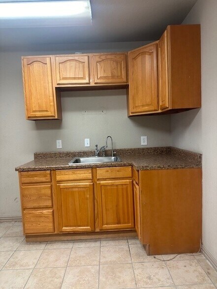 More Photos Of 2703 Marshall St, Fort Worth Warehouse For Sale