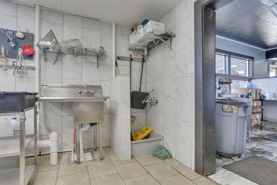 More Photos Of 609 Mill St, New Lexington Restaurant For Sale