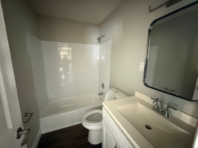 More Photos Of 2201 Alma Ct, Charlotte Apartments For Sale