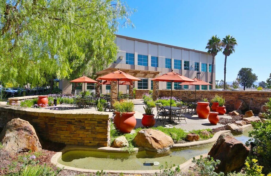 More Photos Of 27240 W Turnberry Ln, Valencia Office For Sale