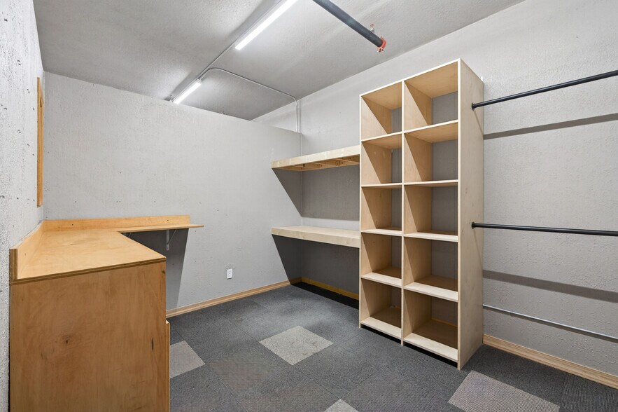 More Photos Of 1063-1123 Weir Dr, Woodbury Medical For Sale