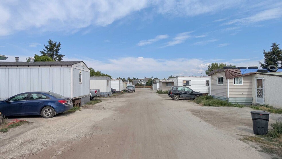 More Photos Of 2025 N 10th St, Cranbrook Manufactured Housing Mobile Home Park For Sale