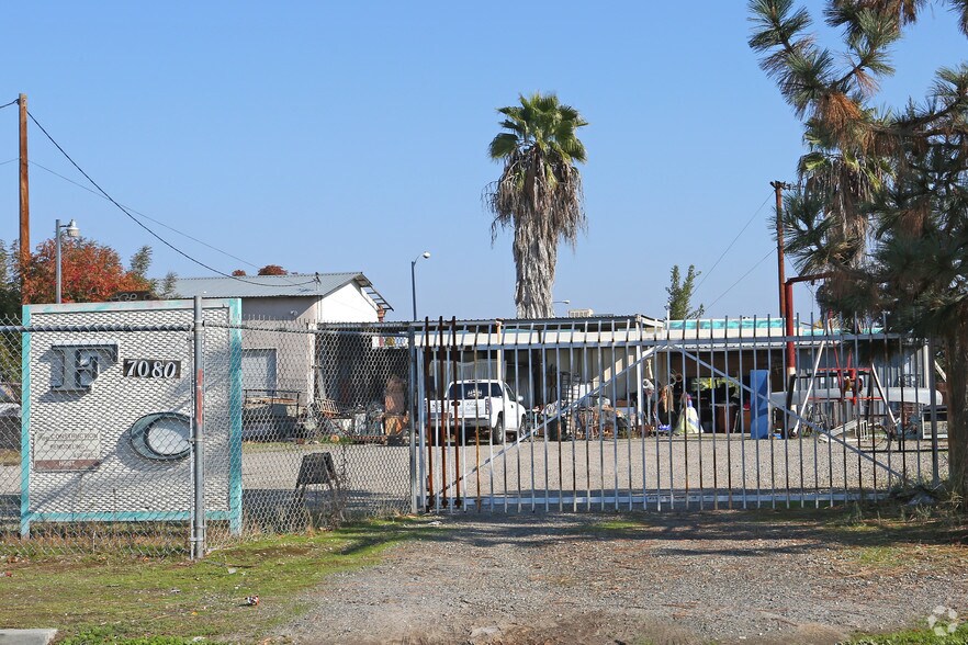 More Photos Of 7080 N Harrison Ave, Fresno Service For Sale