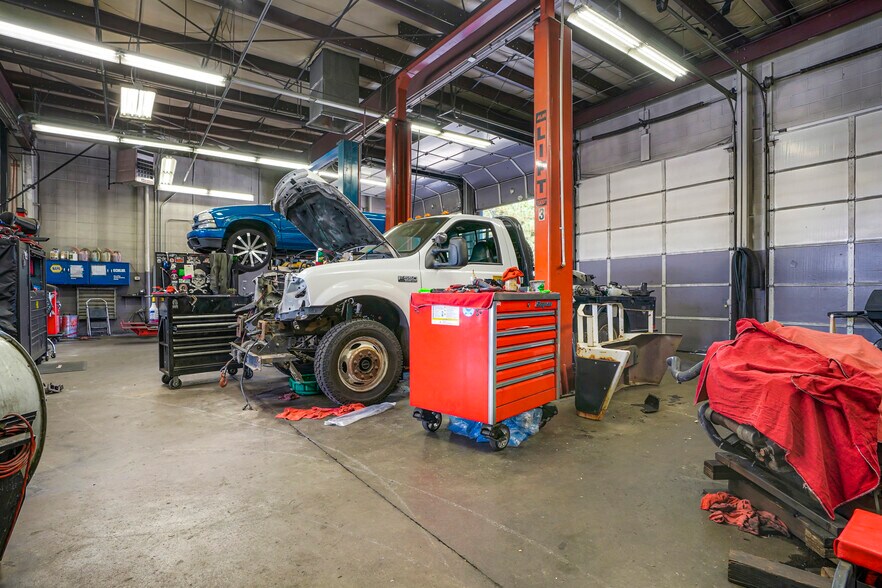 More Photos Of 15601 E 6th Ave, Aurora Auto Repair For Sale