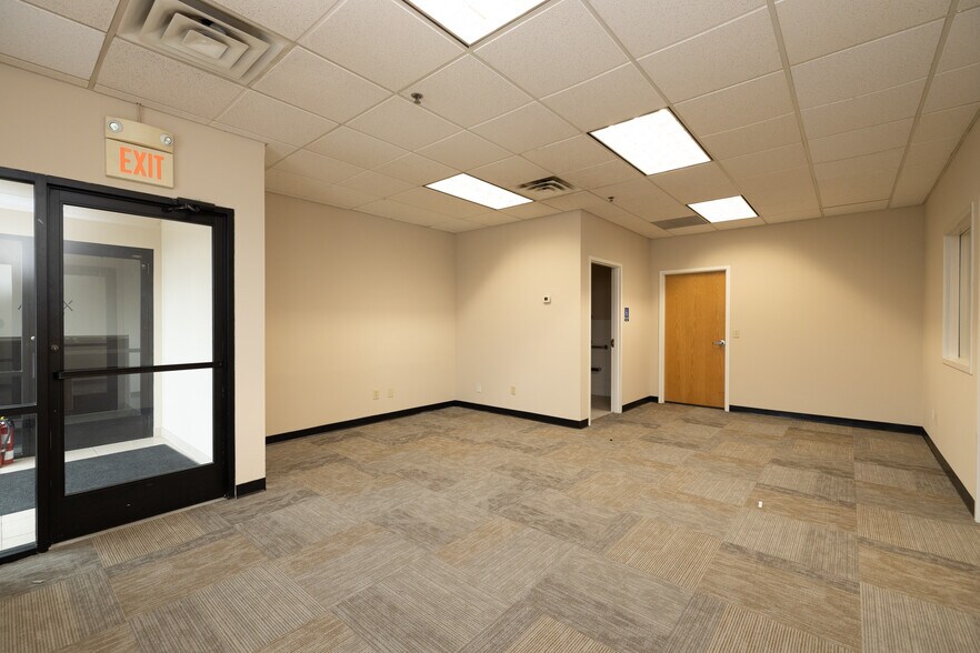 More Photos Of 21021 Heron Way, Lakeville Light Manufacturing For Lease