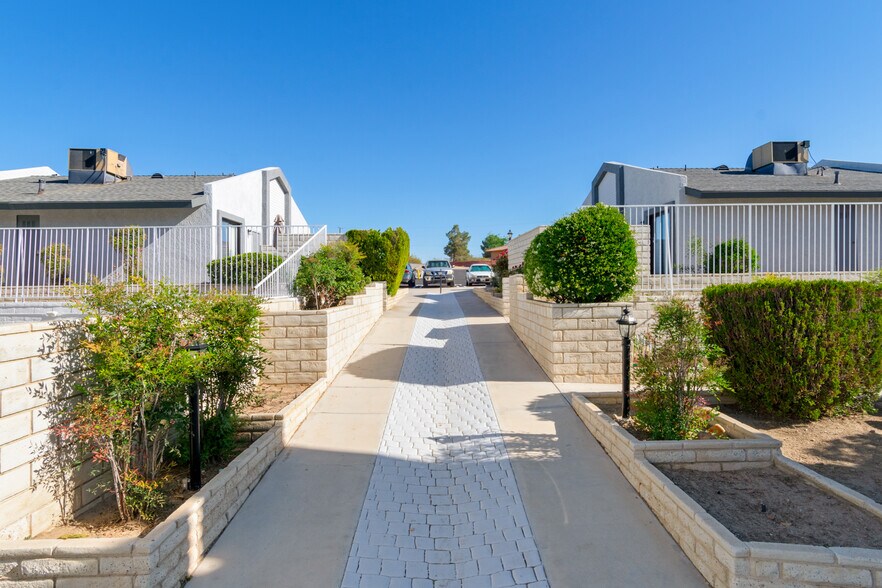 More Photos Of 19087 Allegheny Rd, Apple Valley Apartments For Sale