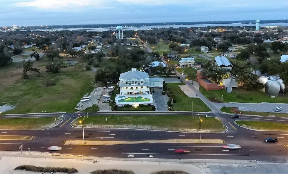 More Photos Of 408 Beach Blvd, Biloxi Freestanding For Sale