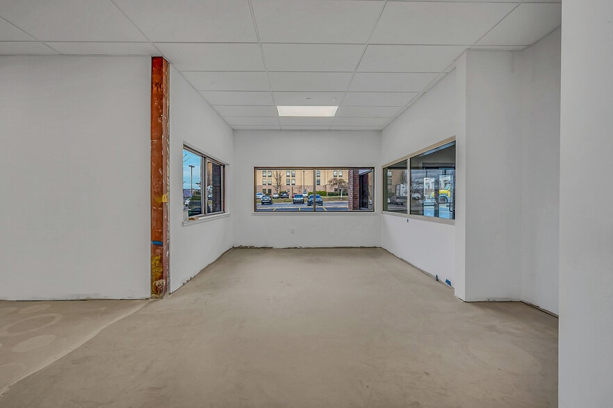 More Photos Of 20 Montage Mountain Rd, Moosic Restaurant For Lease