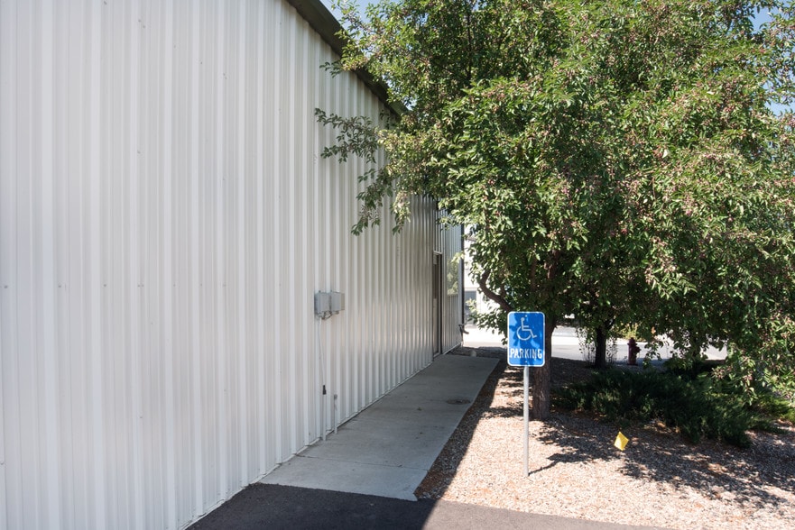 More Photos Of 2222 Mustang Dr, Silt Industrial For Lease