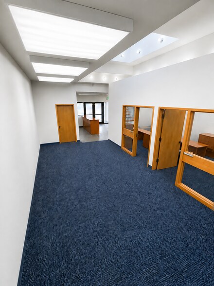 More Photos Of 2924 Colby Ave, Everett Office For Lease