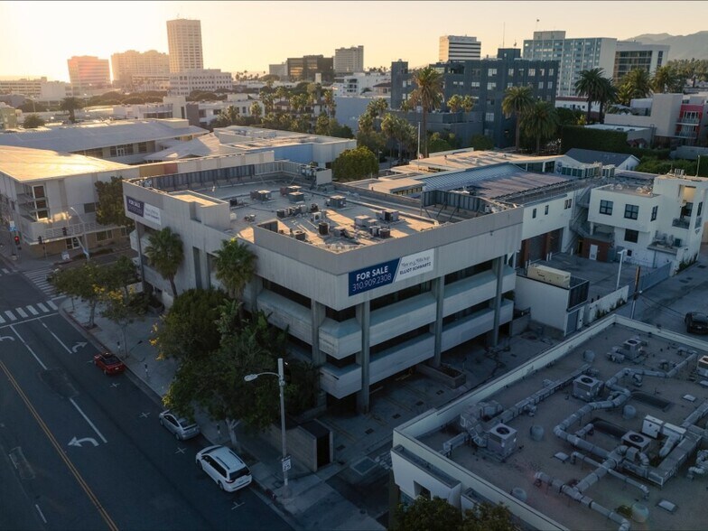 More Photos Of 701 Santa Monica Blvd, Santa Monica Office For Sale