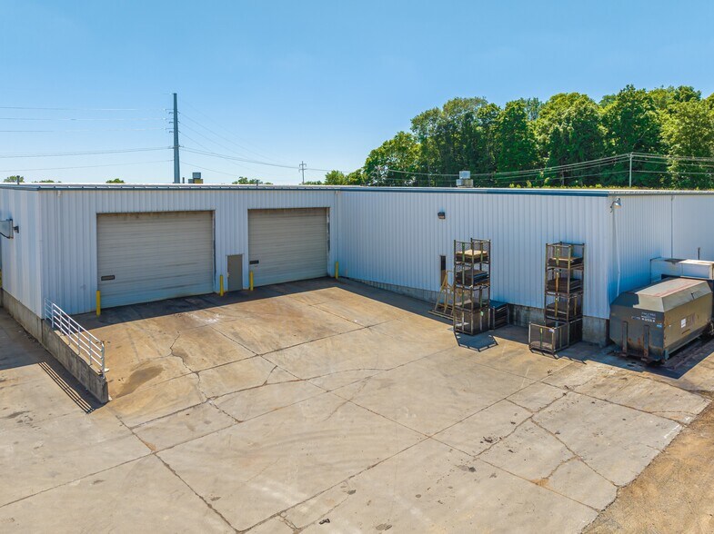 More Photos Of 1514 Progress Dr, Albion Manufacturing For Lease