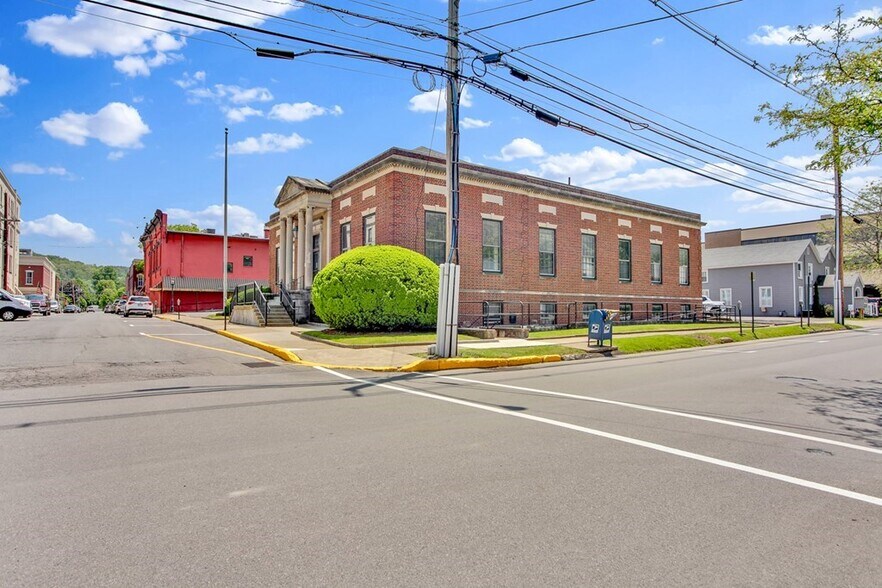 More Photos Of 2 Waln St, Wellsboro Office For Sale
