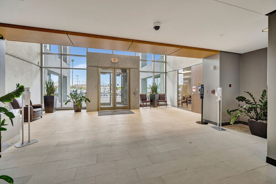 More Photos Of 7310 Turfway Rd, Florence Unknown For Lease