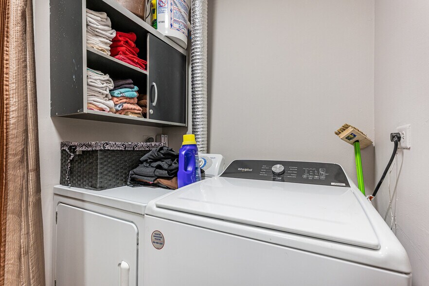 More Photos Of 405 N Wabash Ave, Chicago Office For Sale