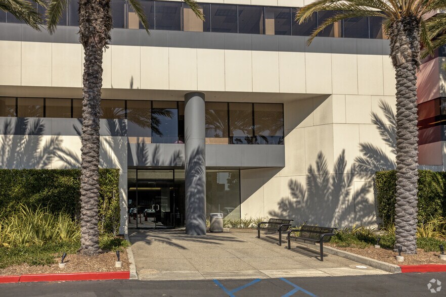 More Photos Of 1500 Rosecrans Ave, Manhattan Beach Office For Lease