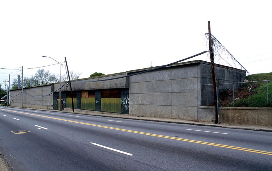 More Photos Of 523 Joseph E Boone Blvd, Atlanta Warehouse For Sale