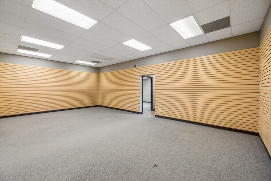More Photos Of 1311 W College St, Murfreesboro Industrial For Sale