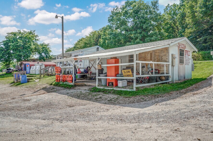 More Photos Of 1254 Hooten Town Rd, Crane Trailer Camper Park For Sale