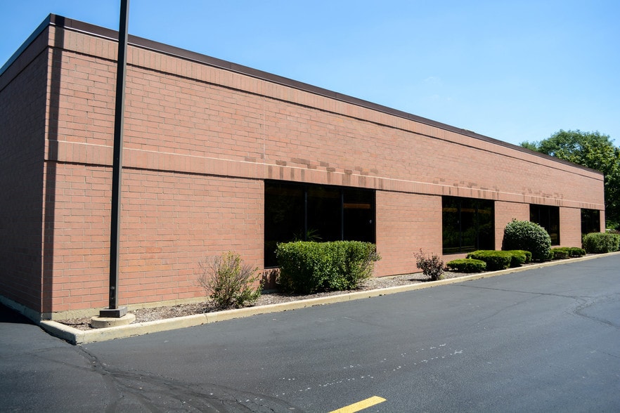 More Photos Of 500 Park Ave, Lake Villa Warehouse For Sale