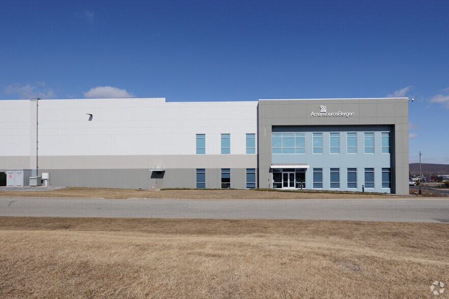 More Photos Of 108 Route 17K, Newburgh Warehouse For Lease