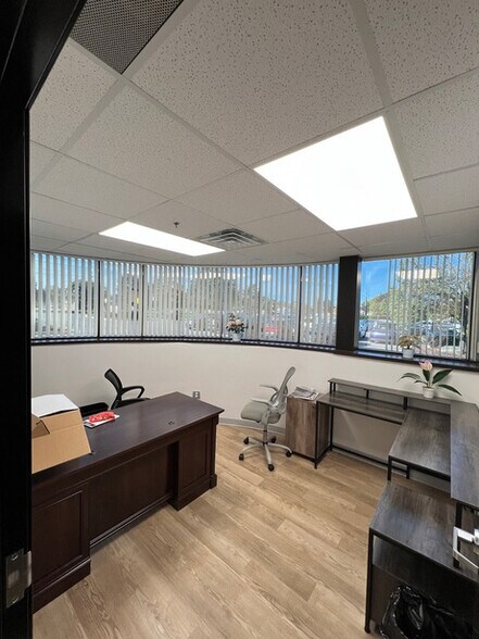 More Photos Of 33300 5 Mile Rd, Livonia Medical For Lease