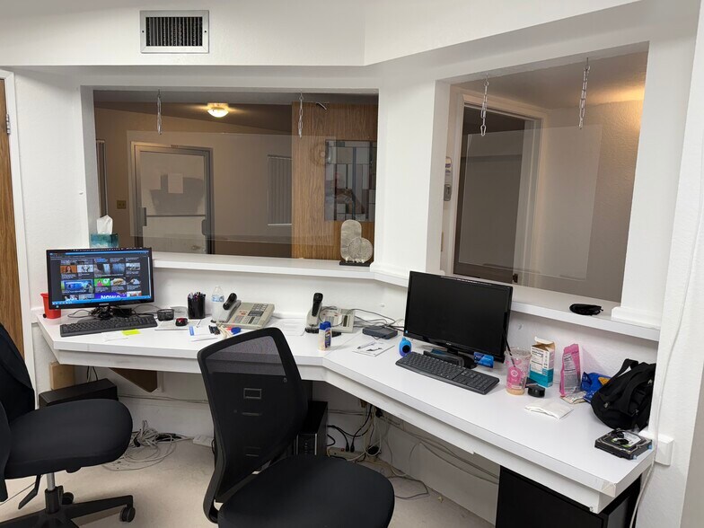 More Photos Of 1467 Palma Rd, Bullhead City Office For Sale