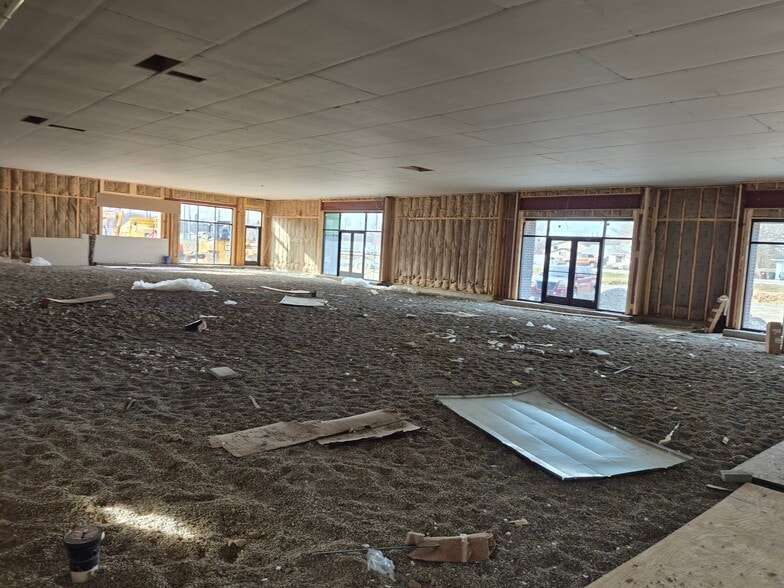 More Photos Of 1415 State Route 28, Loveland General Retail For Lease
