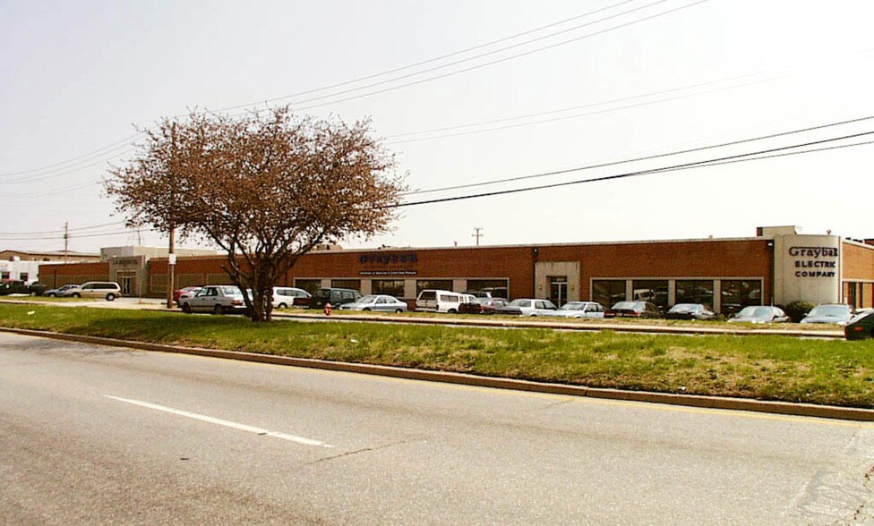 More Photos Of 3701-3709 E Monument St, Baltimore Warehouse For Lease