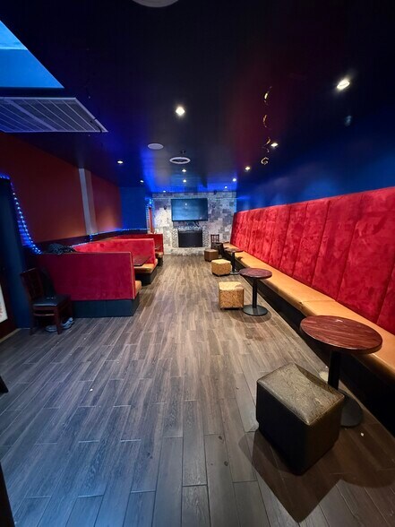 More Photos Of 76 E 3rd Ave, San Mateo Bar For Lease