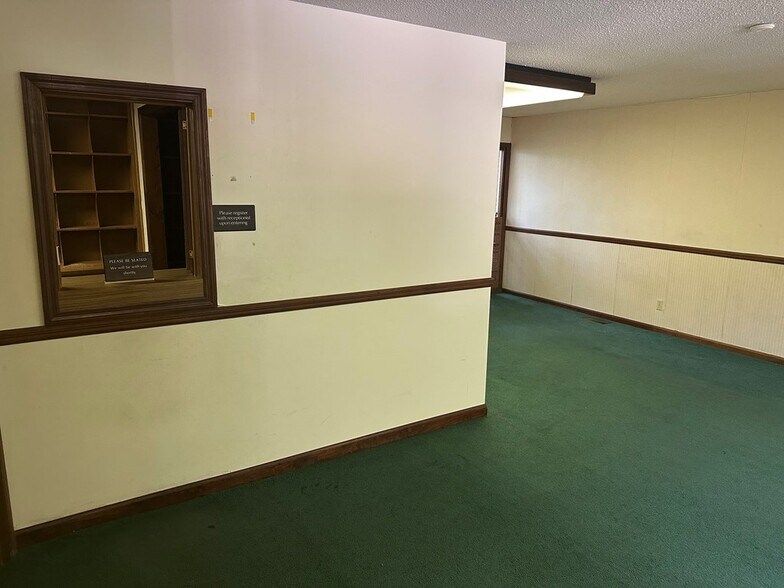 More Photos Of 115 W Park Ave, Valdosta Specialty For Sale