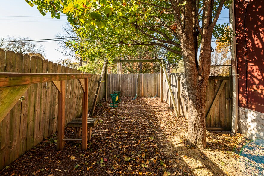 More Photos Of 4019 S Grand Blvd, Saint Louis Flex For Sale