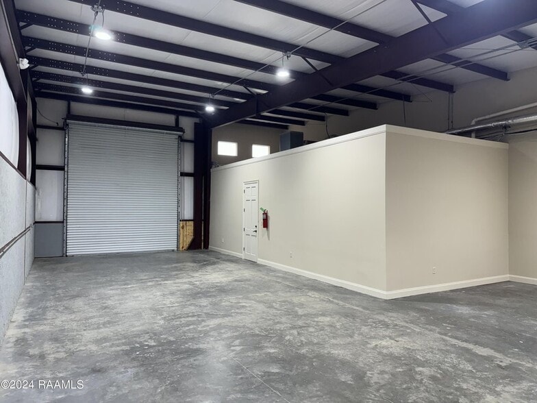 Primary Photo Of 103 Tas St, Scott Flex For Lease