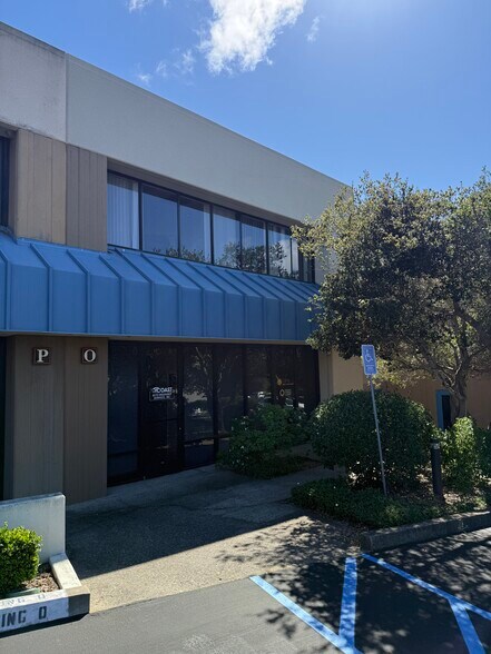 More Photos Of 5 Harris Ct, Monterey Unknown For Lease