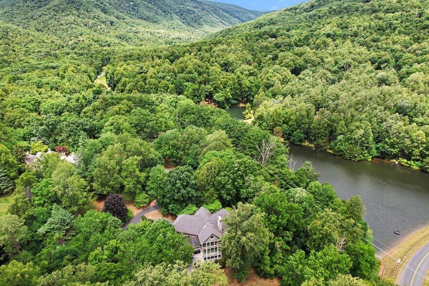 More Photos Of 390 Saddleback Knl, Nellysford Specialty For Sale