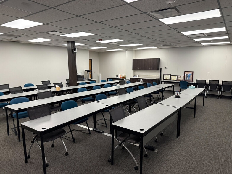 More Photos Of 323 W Galena Blvd, Aurora Office For Sale