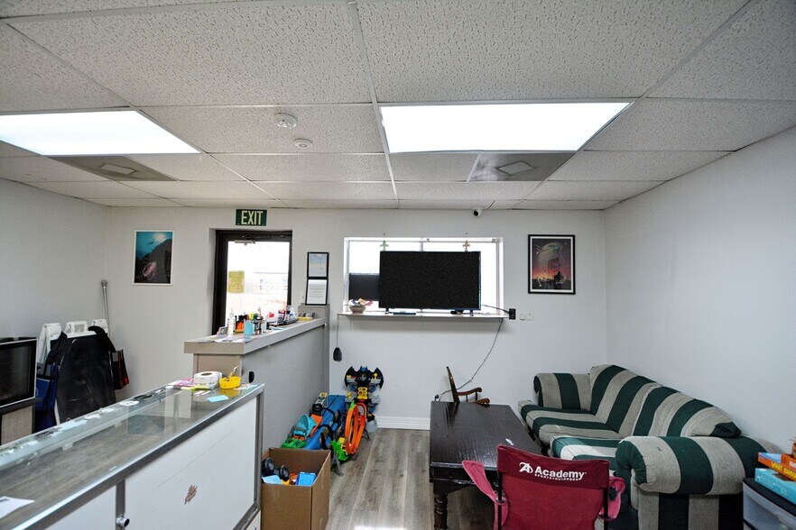 More Photos Of 100 Schertz Pky, Schertz Freestanding For Sale