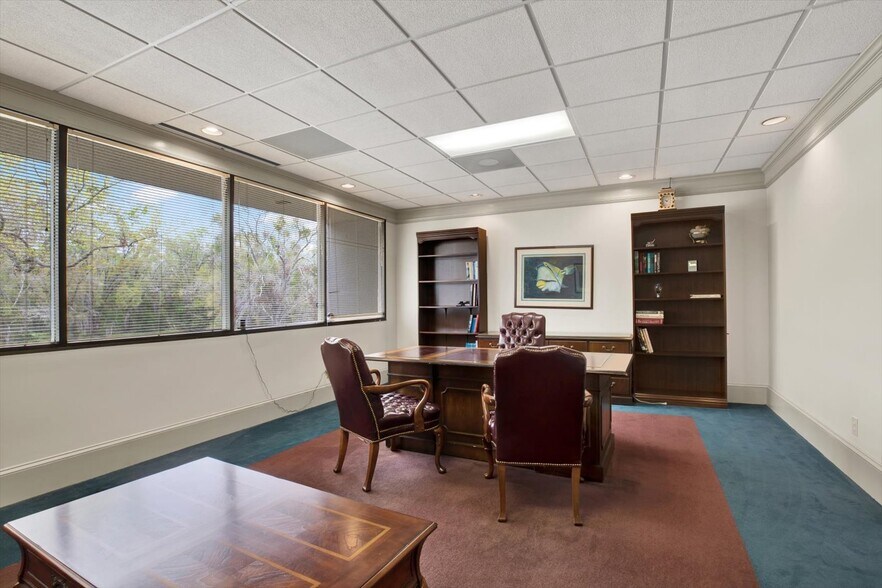 More Photos Of 13153 N Dale Mabry Hwy, Tampa Office For Sale