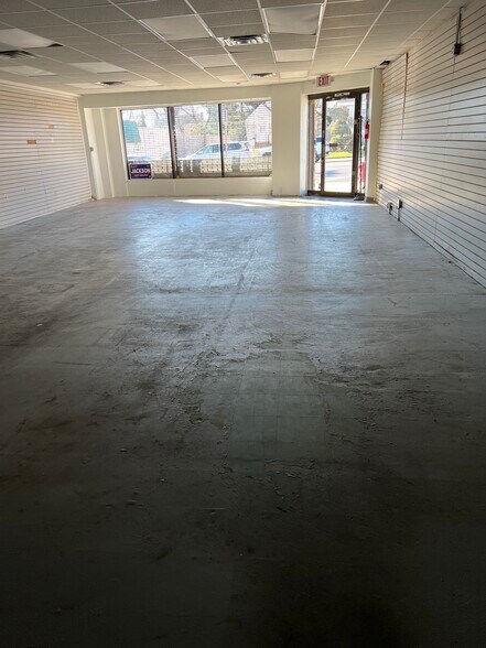More Photos Of 751-753 Merrick Rd, Baldwin Storefront Retail Office For Lease