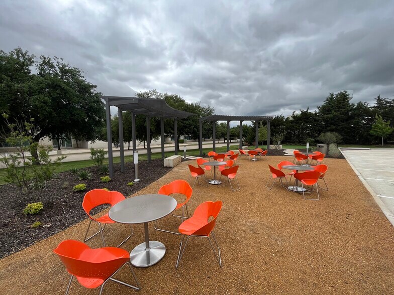 More Photos Of 7979 N Belt Line Rd, Irving Office For Lease