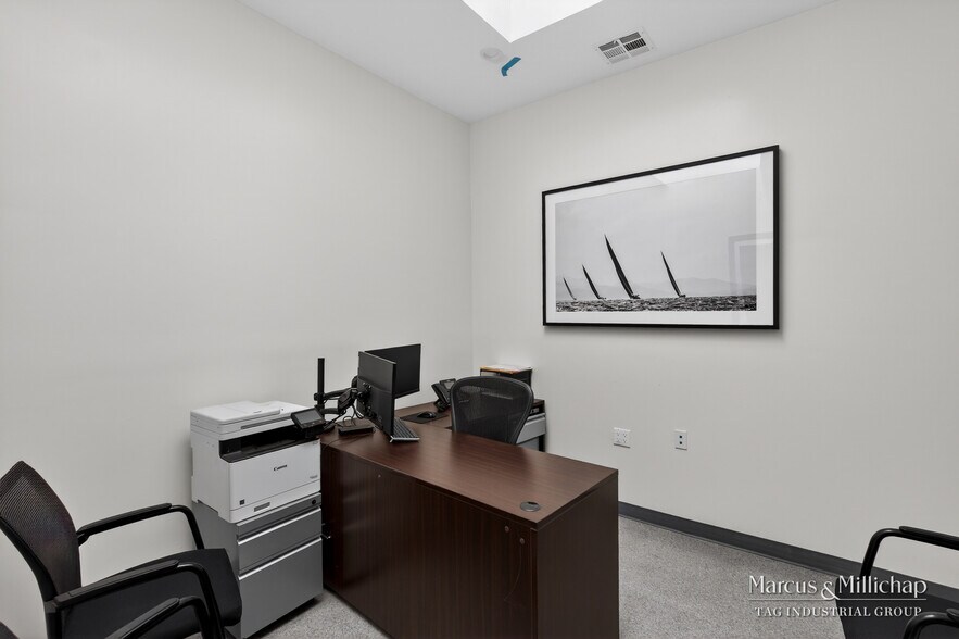 More Photos Of 6700 Valjean Ave, Van Nuys Warehouse For Sale