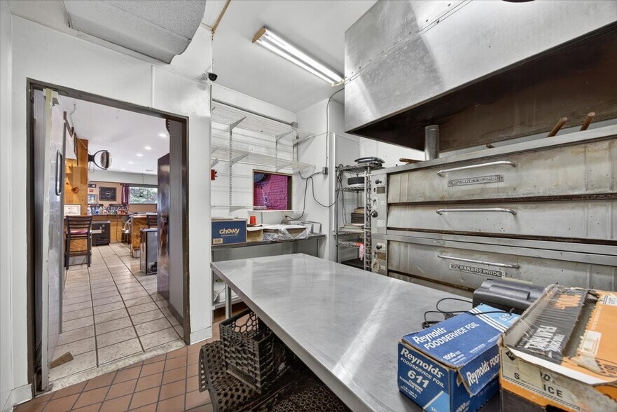 More Photos Of 650-654 S Main St, Wilkes-Barre Bar For Sale