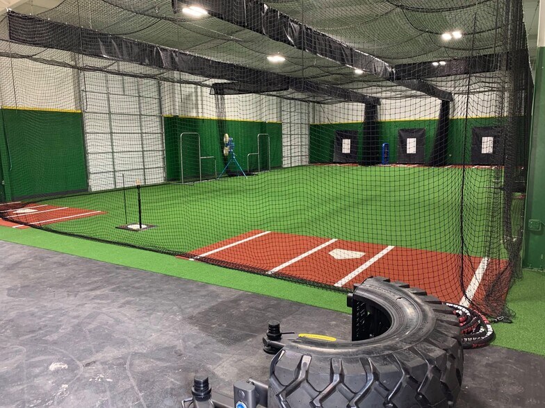 More Photos Of 9506 F M 835, Slaton Sports And Entertainment For Sale