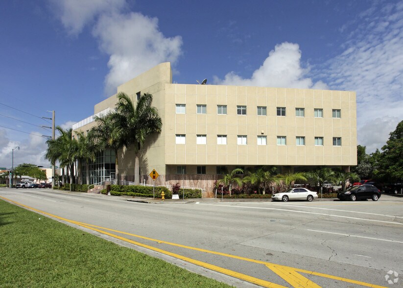 More Photos Of 770 Ponce de Leon Blvd, Coral Gables Office For Lease
