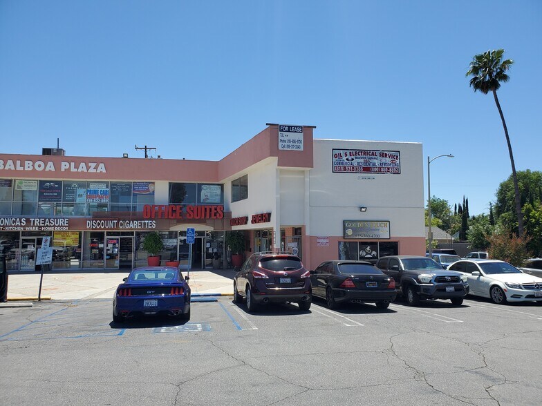 More Photos Of 17034-17058 Chatsworth St, Granada Hills Unknown For Lease