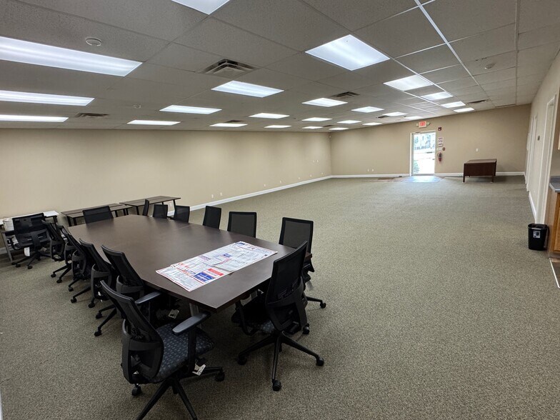 More Photos Of 2160 S 6th St, Springfield Industrial For Sale