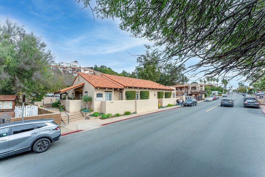 More Photos Of 2398 San Diego Ave, San Diego Office For Sale