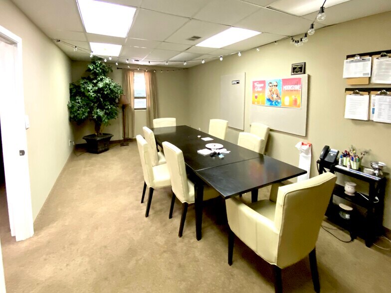 More Photos Of 16758 W Park Circle Dr, Bainbridge Warehouse For Lease