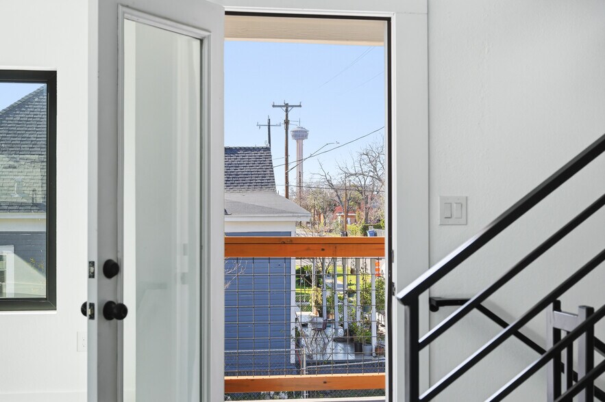 More Photos Of 1512 Wyoming St, San Antonio Apartments For Sale